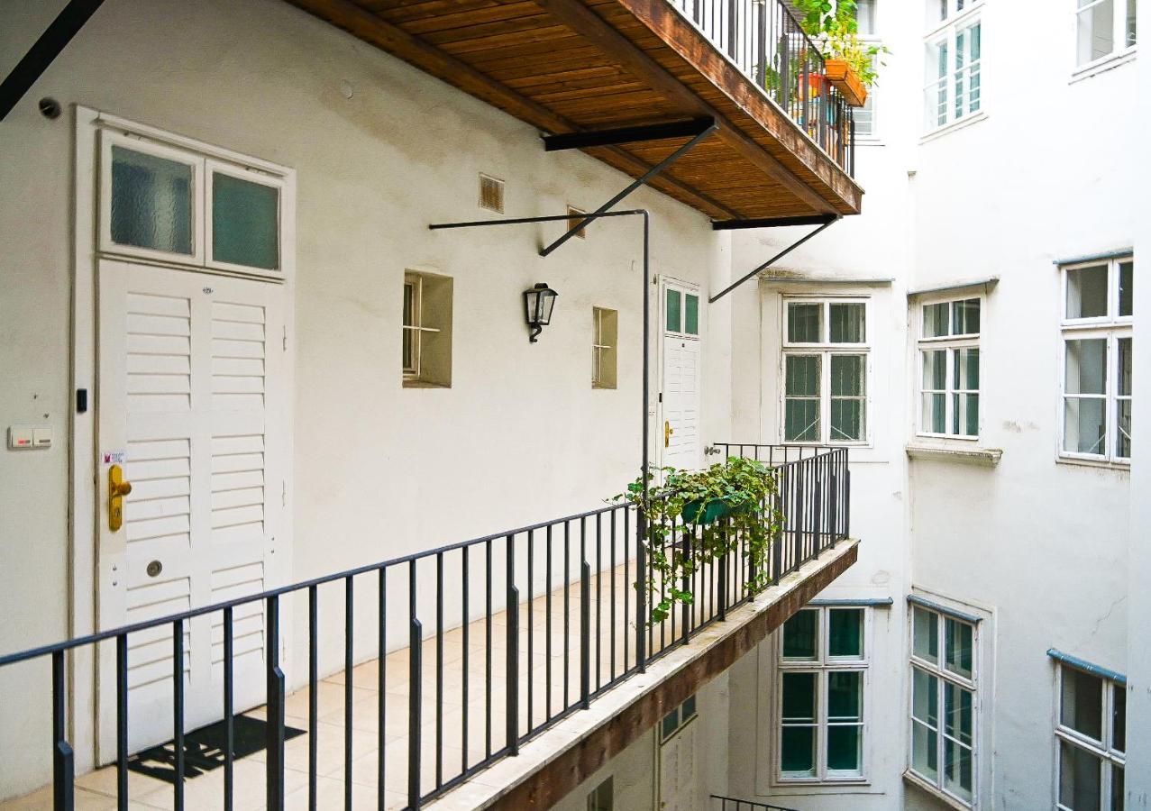 Backpacker Apartment Hofburg Vienna Exterior photo